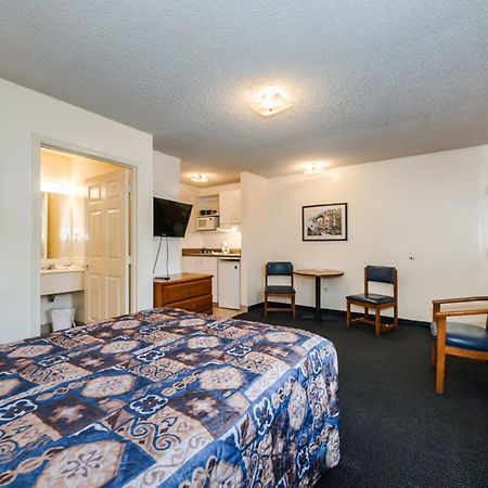 Tampa Bay Extended Stay Hotel Ларго Екстериор снимка