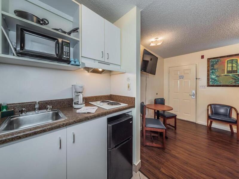 Tampa Bay Extended Stay Hotel Ларго Екстериор снимка