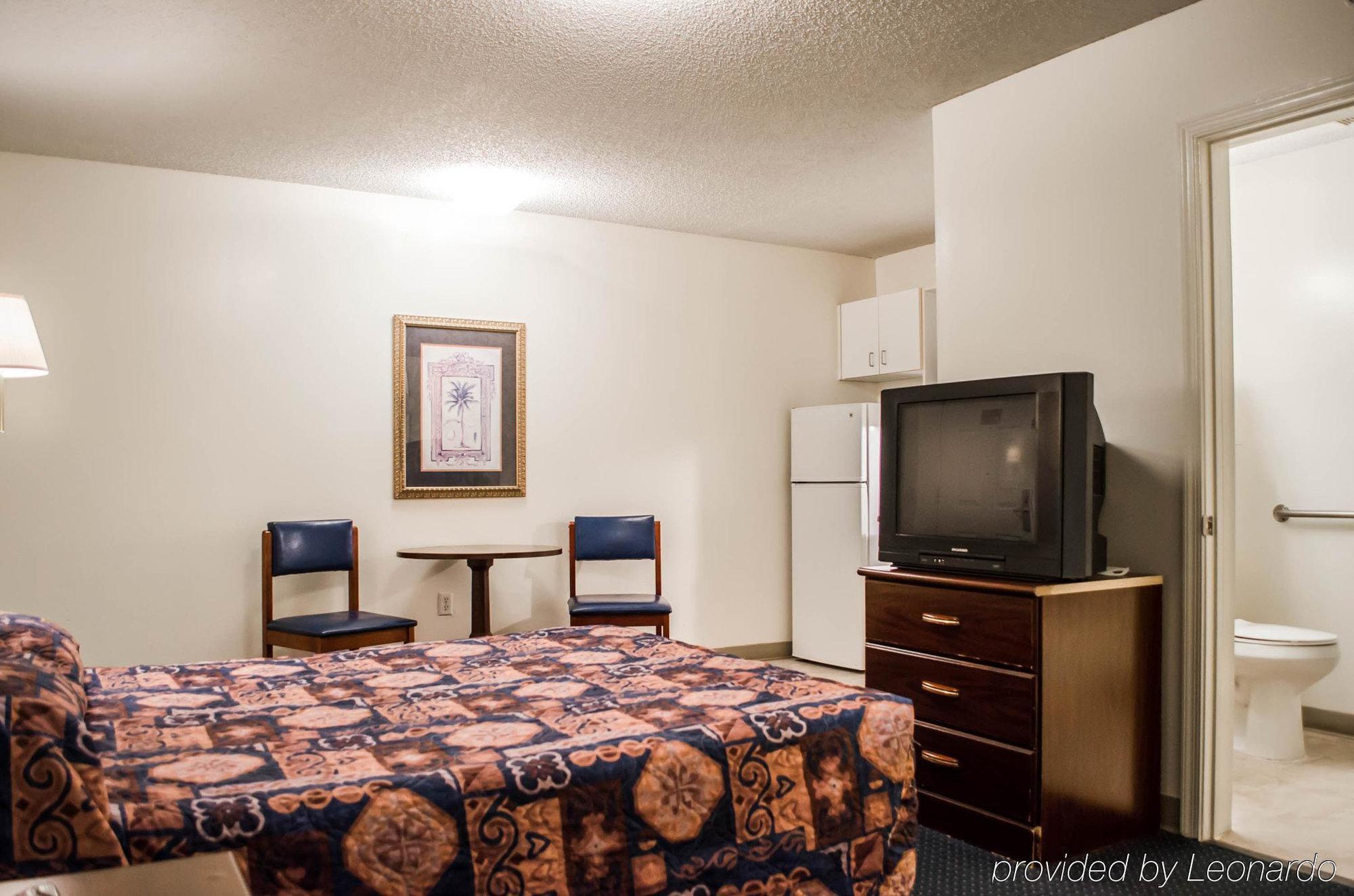 Tampa Bay Extended Stay Hotel Ларго Екстериор снимка