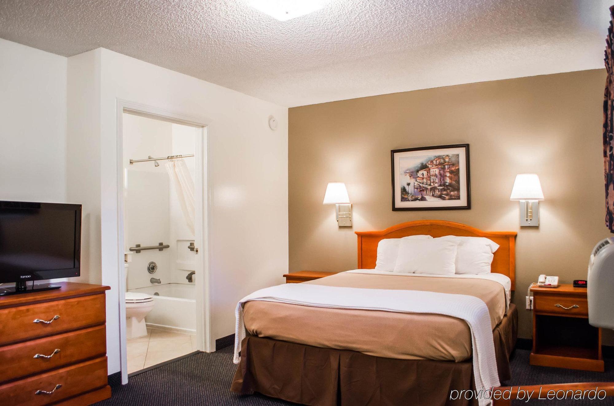 Tampa Bay Extended Stay Hotel Ларго Екстериор снимка