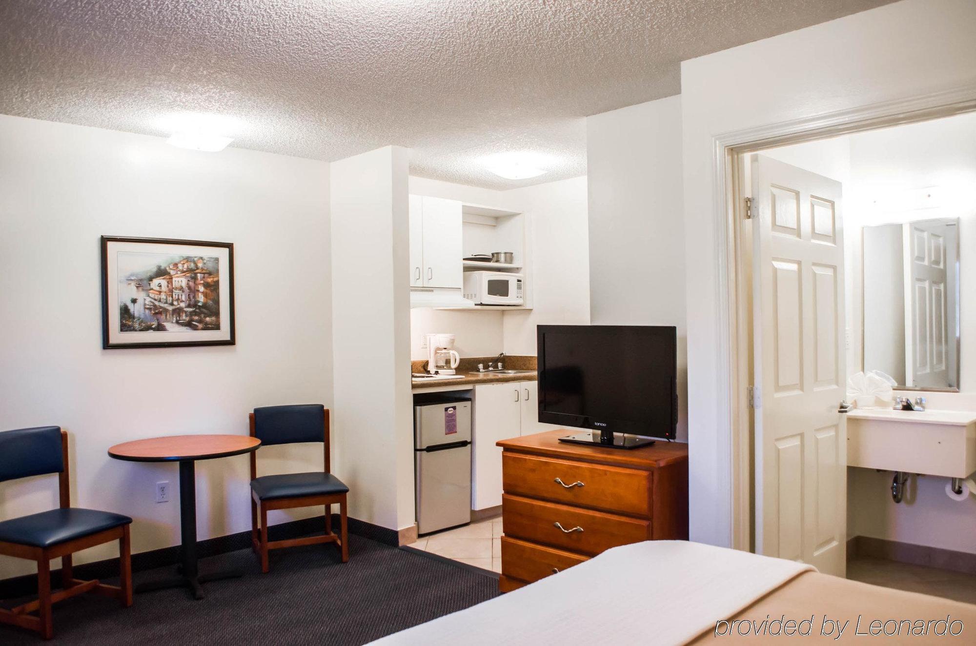 Tampa Bay Extended Stay Hotel Ларго Екстериор снимка