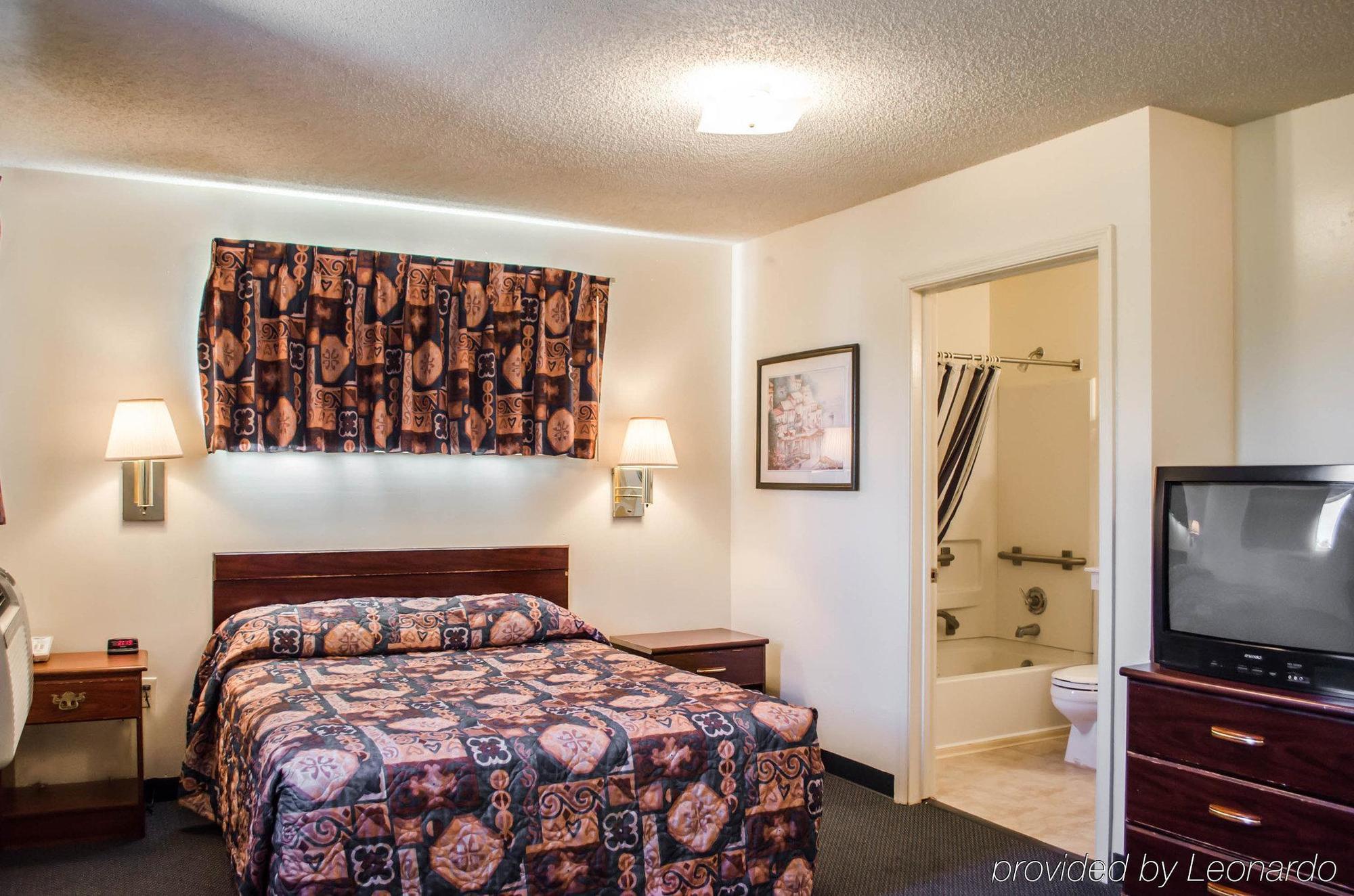 Tampa Bay Extended Stay Hotel Ларго Екстериор снимка