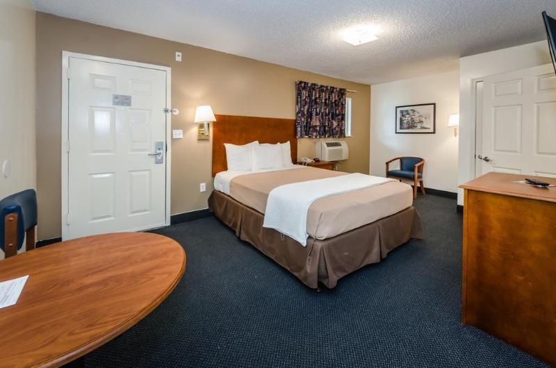 Tampa Bay Extended Stay Hotel Ларго Екстериор снимка