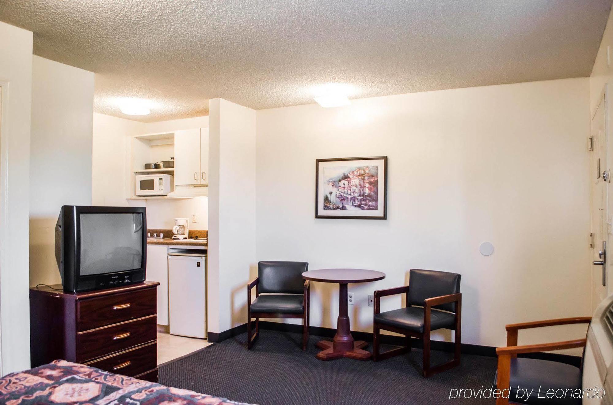 Tampa Bay Extended Stay Hotel Ларго Екстериор снимка