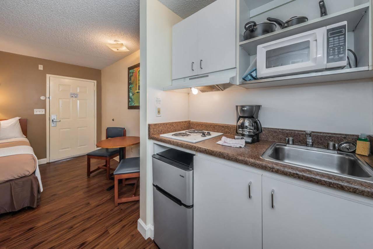 Tampa Bay Extended Stay Hotel Ларго Екстериор снимка