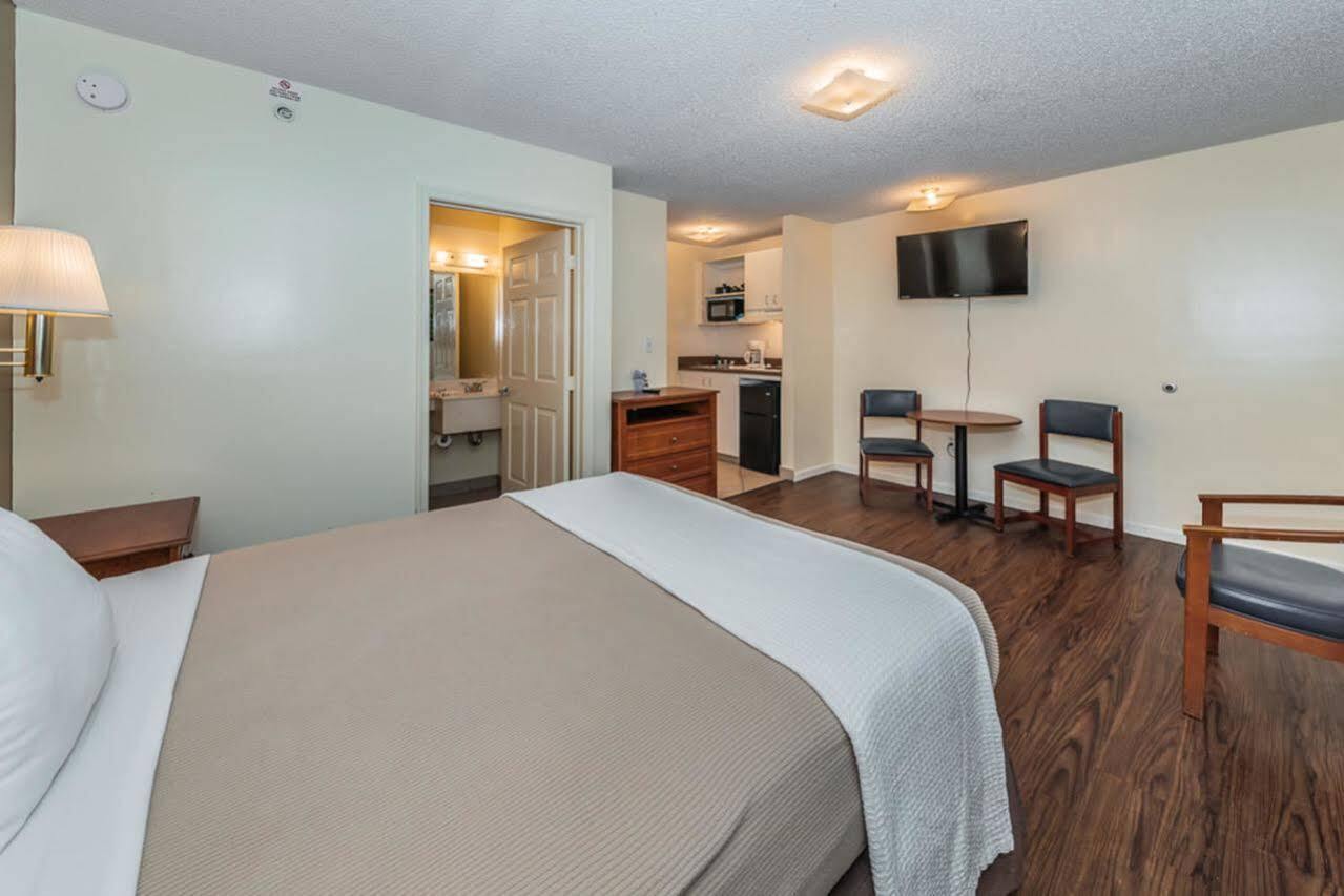 Tampa Bay Extended Stay Hotel Ларго Екстериор снимка